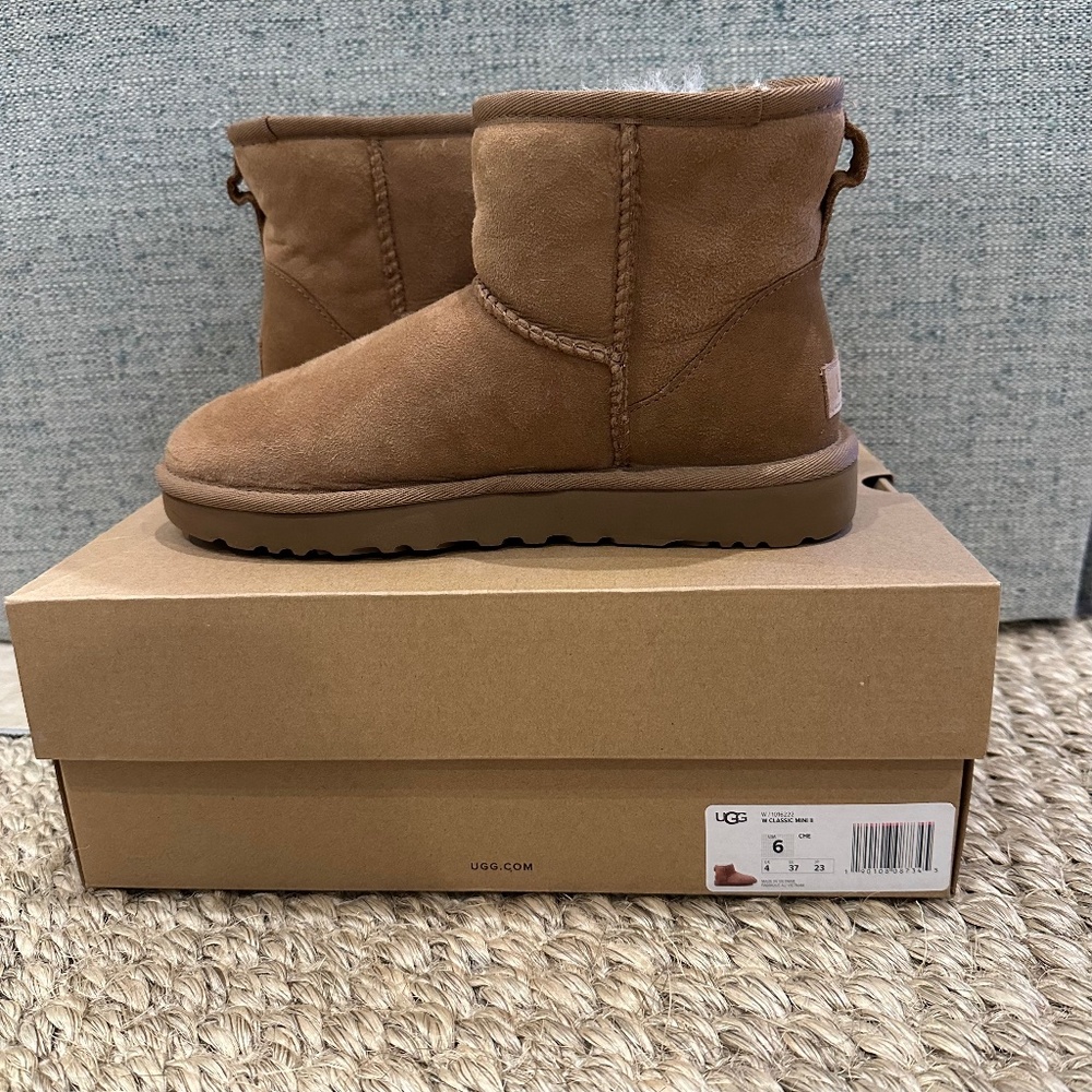 UGG Classic Mini II Chestnut Boots - Women’s Size 6